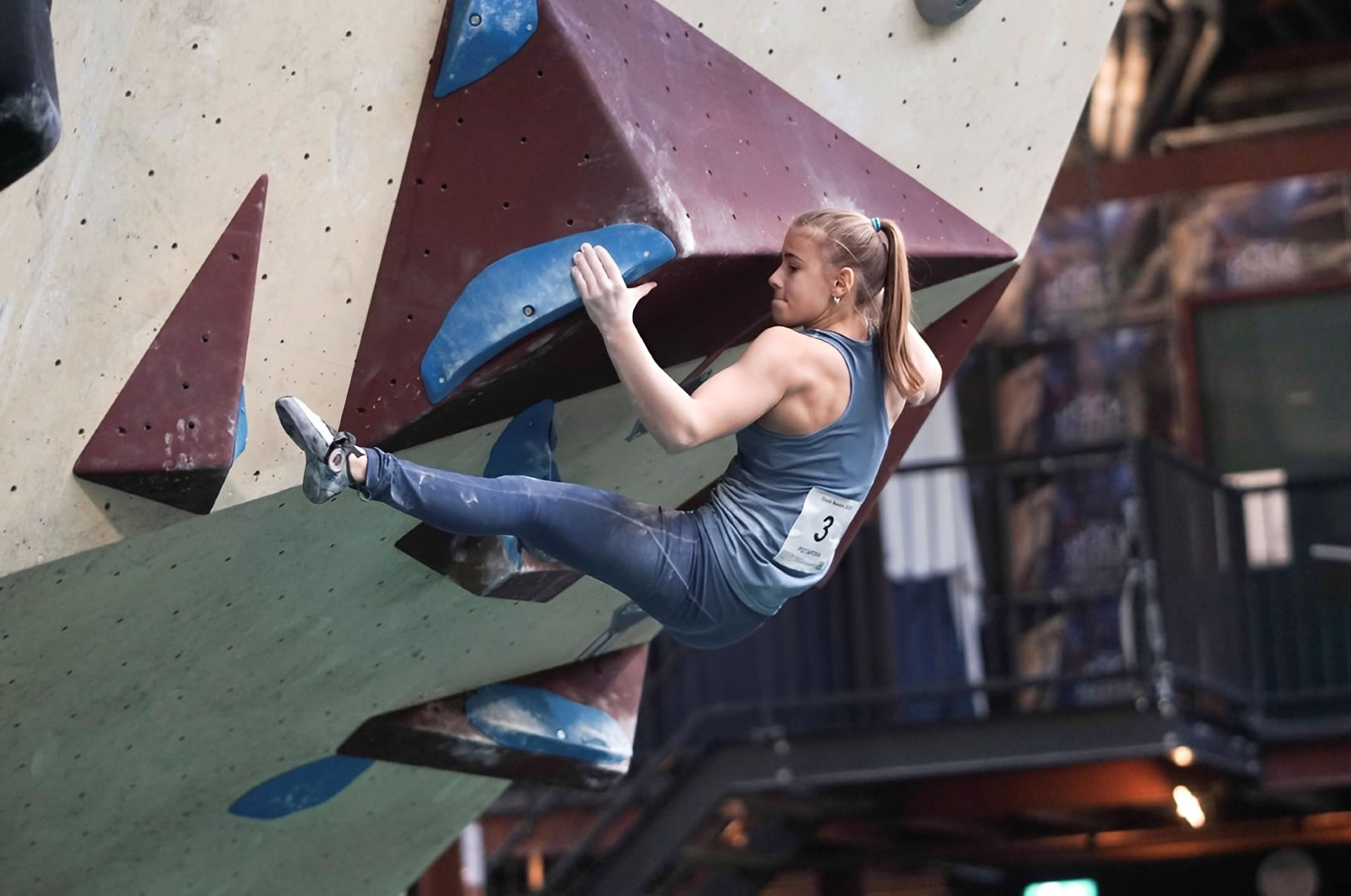 Nika Potapova climbing