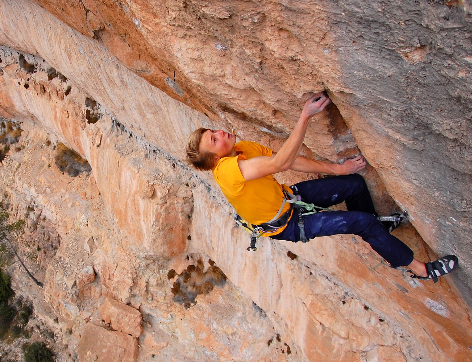 Alex Megos - Estado Crítico 9aWorld’s first 9a onsight - Siurana, España